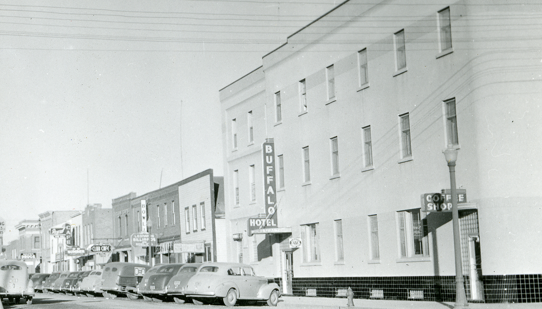 Buffalo Hotel and Cage, 1940
