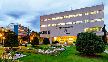 A picture of City Hall during the summer